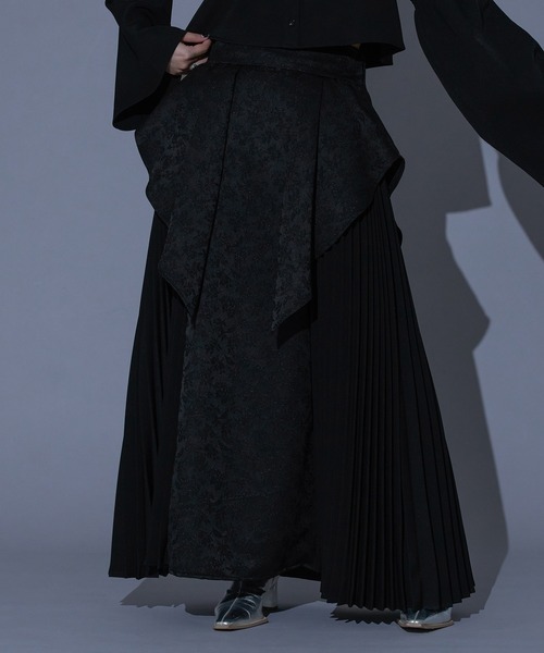 Ellno de Mavie(エルノデメヴィ)の「【mihoコラボ】ジャガードキリカエラッフルプリーツスカート/setup対応(スカート・レディース・ブラック/ボルドー・FREE)」の1枚目の写真