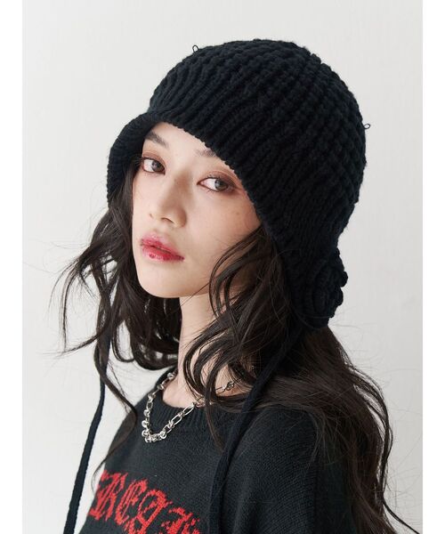 jouetie(ジュエティ)の「クロシェライクフラワーモチーフビーニー(ニットキャップ/ビーニー・レディース・アイボリー/ブラック・FREE)」の2枚目の写真