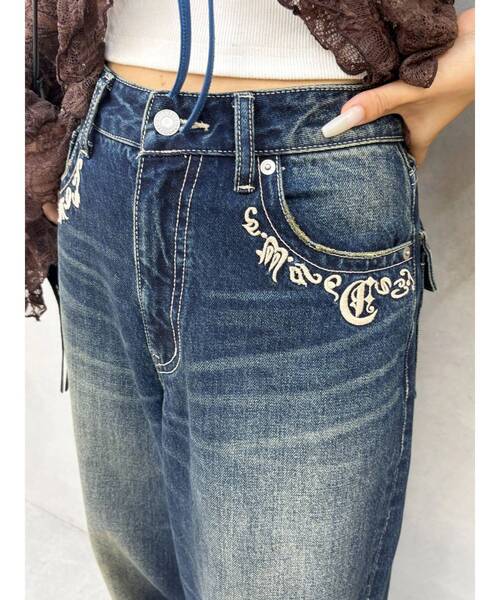 EVRIS（エヴリス）の「ポケットエンブロイダリーワイドデニムパンツ（デニムパンツ・レディース・インディゴブルー/ライトブルー・SMALL/MEDIUM）」の18枚目の写真