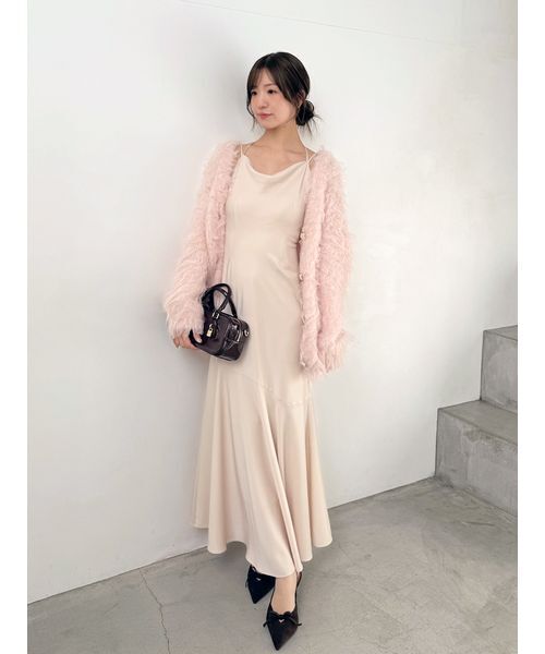 SNIDEL（スナイデル）の「サテンマーメイドキャミワンピース（ワンピース・レディース・アイボリー/ライトピンク/ネイビー・0/1）」の17枚目の写真