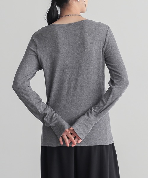 for/c(フォーシー)の「ウール混Uネックカットソー【サスティナブル】(Tシャツ/カットソー・レディース・ブラック/オフホワイト/チャコール・L/M/LL)」の6枚目の写真