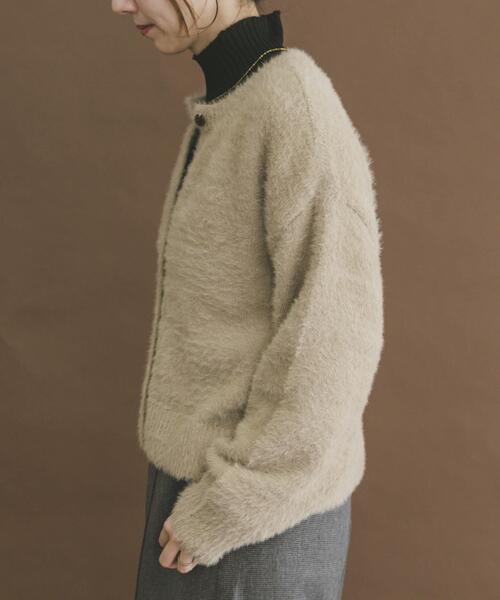 ITEMS URBANRESEARCH(アイテムズ アーバンリサーチ)の「フェザーニットカーディガン(カーディガン/ボレロ・レディース・ブラウン/ラベンダー/ライトベージュ・FREE)」の6枚目の写真
