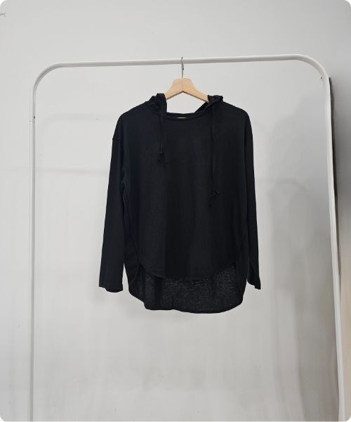 I.O.E(アイオイ)の「デイリー使いのフードシャツ(Tシャツ/カットソー・レディース・ブラック/ホワイト・FREE)」の7枚目の写真