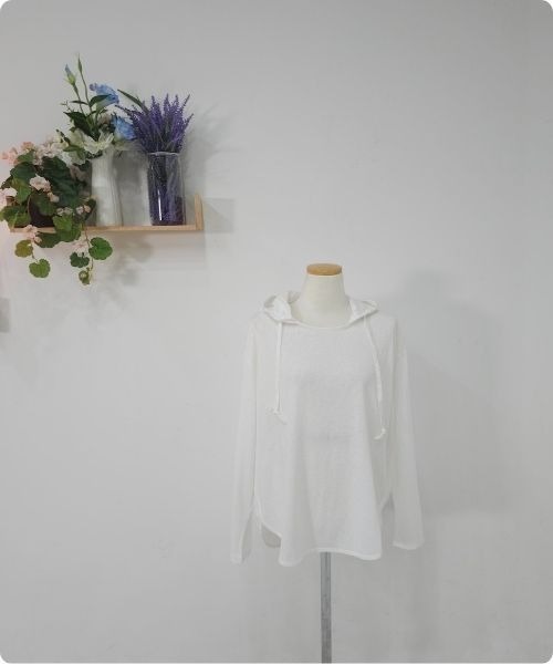 I.O.E(アイオイ)の「デイリー使いのフードシャツ(Tシャツ/カットソー・レディース・ブラック/ホワイト・FREE)」の11枚目の写真