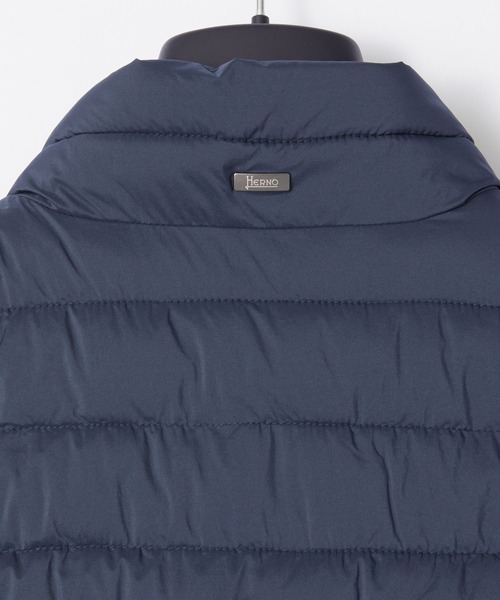 HERNO（ヘルノ）の「HERNO NUAGE DOWN VEST ヘルノ ニュアージュ ダウンベスト（ダウンベスト・メンズ・ブルー系1・48）」の8枚目の写真