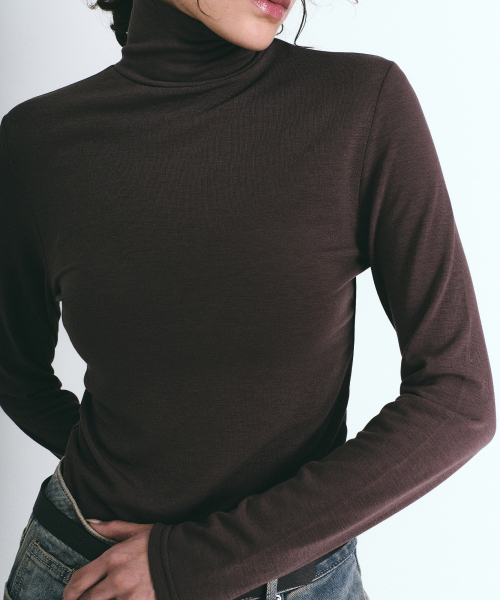 NICK&NICOLE(ニックアンドニコール)の「WARM HEAT TURTLENECK TOP_COCOA BROWN(Tシャツ/カットソー・レディース・その他・FREE)」の2枚目の写真