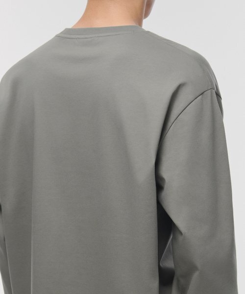 MUSINSA STANDARD（ムシンサスタンダード）の「シルケットリラックスドクルーネック長袖Tシャツ[カーキグレー]（Tシャツ/カットソー・メンズ・その他・SMALL/MEDIUM/LARGE/X-LARGE/XX-LARGE）」の5枚目の写真