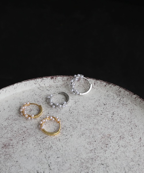 colleca la（コレカラ）の「[silver925]ツイストパールフープピアス〈金属アレルギー対応〉（ピアス（両耳用）・レディース・シルバー/ゴールド・FREE）」の6枚目の写真