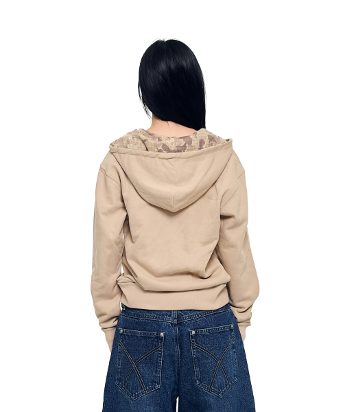 AAKAM(アーカム)の「Contrast Patch Zip-Up Hoodie (Beige)(パーカー・レディース・その他・1/2)」の3枚目の写真