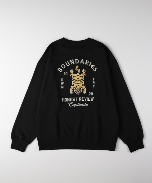 Right-on（ライトオン）の「【POWER TO THE PEOPLE】刺繍グラフィック クルーネック トレーナー (ストリートスタイル/ビンテージ感/リラックスシルエット)（スウェット・メンズ・ブラック/ブラウン/ライトグレー・L/XL/M）」の2枚目の写真