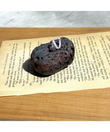 tone（トーン）の「【musk】ブラウンブラックのストーンキャンドル(MA)（キャンドル）」