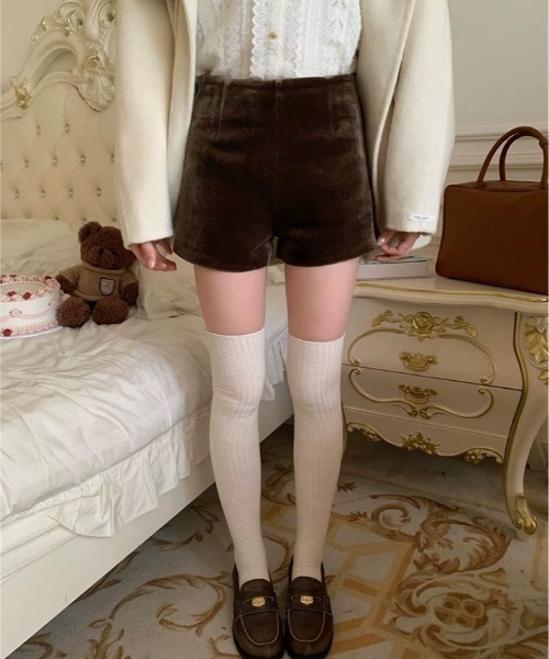 kirakiraShop（キラキラショップ）の「ベロアタッチ ハイウエスト ショート パンツ（その他パンツ・レディース・ブラウン/ブラック・M/S/L）」の8枚目の写真