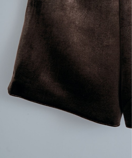 kirakiraShop（キラキラショップ）の「ベロアタッチ ハイウエスト ショート パンツ（その他パンツ・レディース・ブラウン/ブラック・M/S/L）」の3枚目の写真