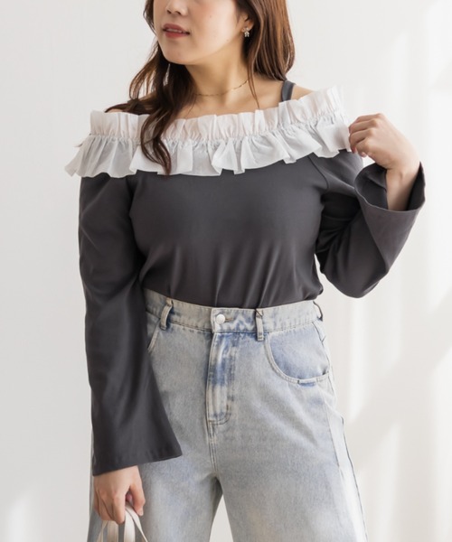 CLETTE(クレット)の「CLETTEオリジナルフリルオフショルリブトップス(Tシャツ/カットソー・レディース・オフホワイト/チャコールグレー/ブラック・LL/3L/4L)」の2枚目の写真