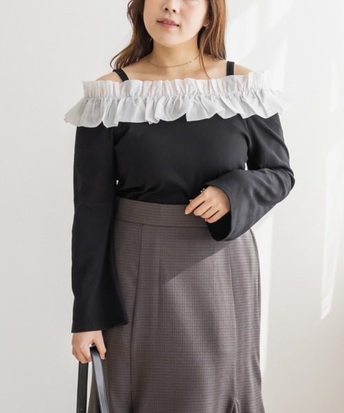 CLETTE(クレット)の「CLETTEオリジナルフリルオフショルリブトップス(Tシャツ/カットソー・レディース・オフホワイト/チャコールグレー/ブラック・LL/3L/4L)」の10枚目の写真