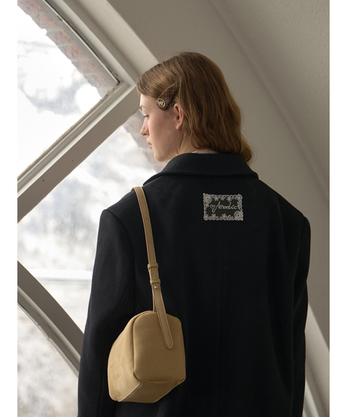 ANOETIC(アノエティック)の「STANDARD SINGLE WOOL COAT_BLACK(チェスターコート・レディース・ブラック・FREE)」の4枚目の写真