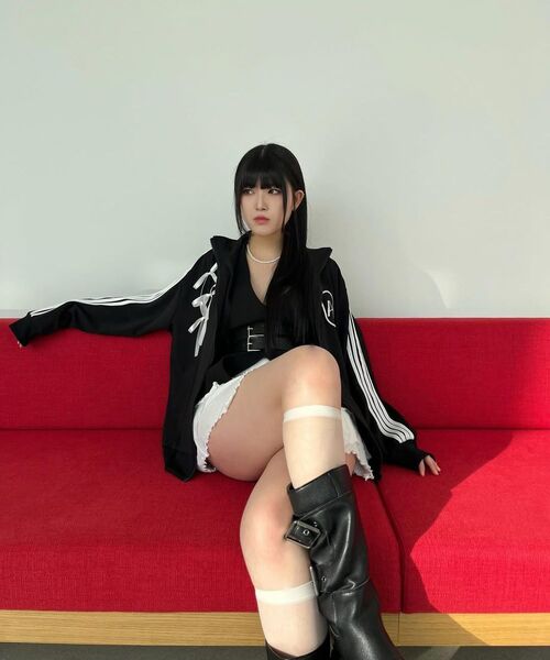 ARI（アリ）の「A RIBBON TRACK TOP / BLACK（ナイロンジャケット・レディース・ブラック・FREE）」の6枚目の写真
