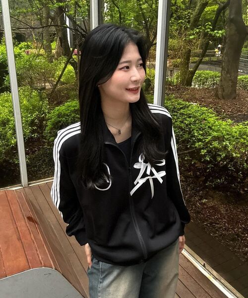 ARI（アリ）の「A RIBBON TRACK TOP / BLACK（ナイロンジャケット・レディース・ブラック・FREE）」の11枚目の写真