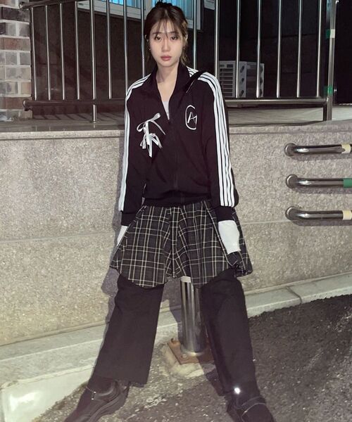 ARI（アリ）の「A RIBBON TRACK TOP / BLACK（ナイロンジャケット・レディース・ブラック・FREE）」の14枚目の写真