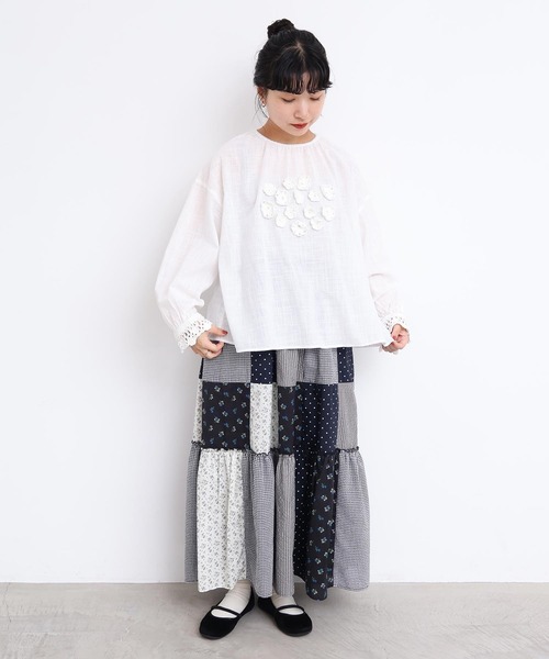 l'atelier du savon（アトリエドサボン）の「handcraft　かぎ針お花のついたTブラウス（シャツ/ブラウス・レディース・ホワイト・FREE）」の9枚目の写真