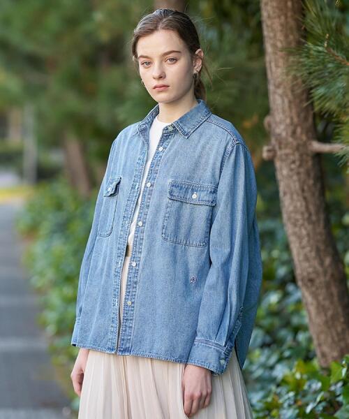 DRESSTERIOR（ドレステリア）の「【ウォッシャブル/羽織りにも】ライトオンスデニムシャツ（シャツ/ブラウス・レディース・ブルー・34/36/38）」の2枚目の写真