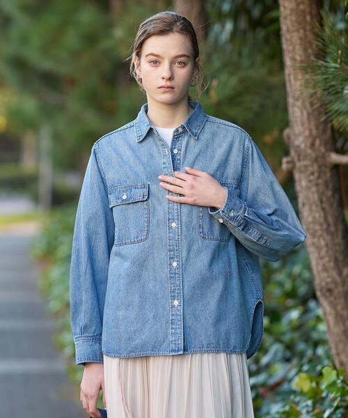 DRESSTERIOR（ドレステリア）の「【ウォッシャブル/羽織りにも】ライトオンスデニムシャツ（シャツ/ブラウス・レディース・ブルー・34/36/38）」の4枚目の写真