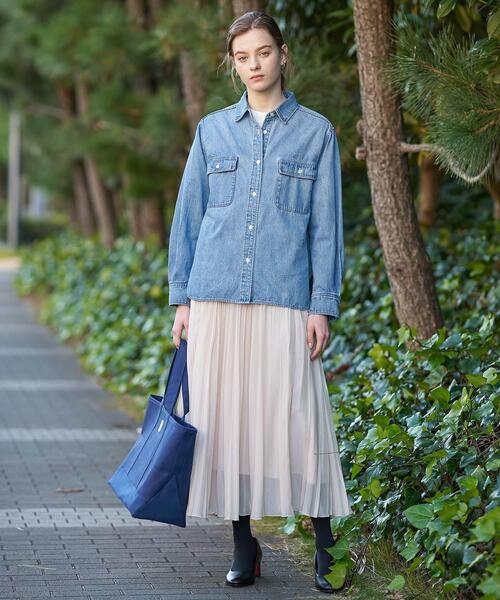 DRESSTERIOR（ドレステリア）の「【ウォッシャブル/羽織りにも】ライトオンスデニムシャツ（シャツ/ブラウス・レディース・ブルー・34/36/38）」の9枚目の写真