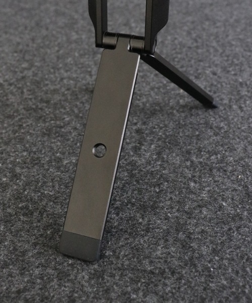 MaGdget(マジェット)の「〈MaGdget/マジェット〉Carabiner Stand/カラビナスタンド(スマホグッズ・メンズ・ブラック・ONE SIZE)」の8枚目の写真