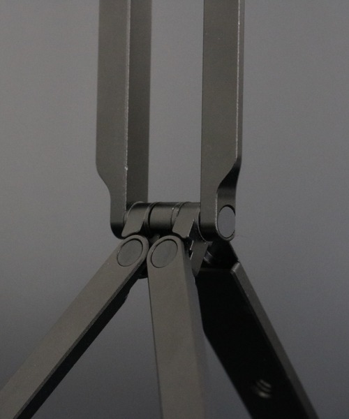 MaGdget(マジェット)の「〈MaGdget/マジェット〉Carabiner Stand/カラビナスタンド(スマホグッズ・メンズ・ブラック・ONE SIZE)」の9枚目の写真