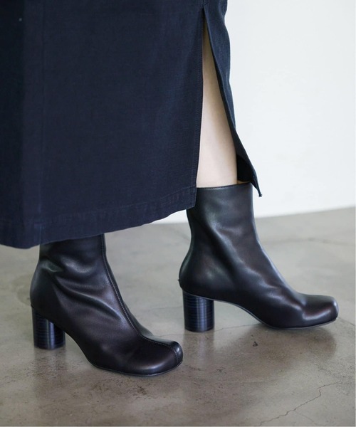 SLOBE IENA（スローブイエナ）の「《追加3》SLOBE スクエアトゥショートブーツ（ブーツ・レディース・ベージュ系その他/ブラック・25cm/24.5cm/24cm/23.5cm/23cm）」の16枚目の写真