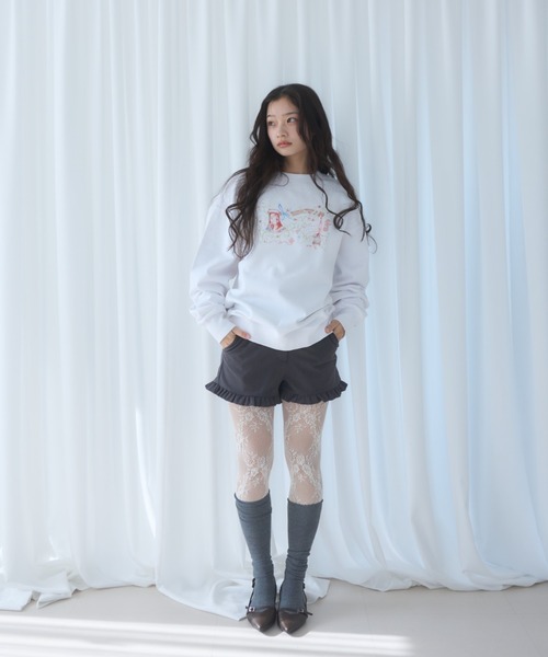 Smyeon(スミョン)の「Graphic crewneck sweat tops/グラフィックプリントクルーネックスウェット(スウェット・レディース・ホワイト/グレー・FREE)」の3枚目の写真