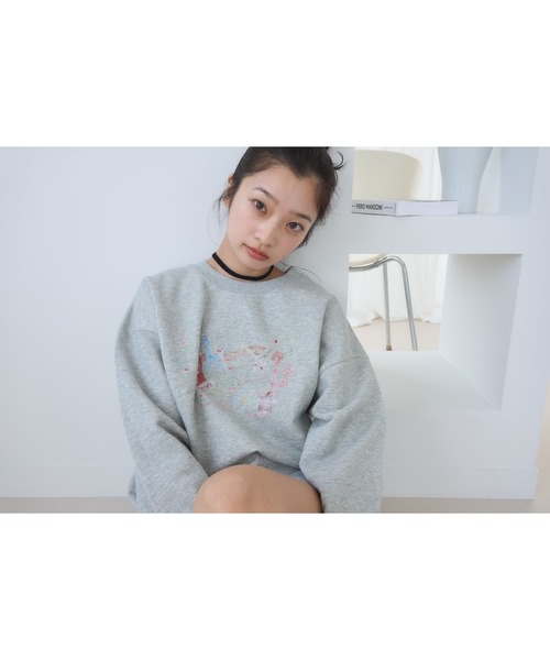 Smyeon(スミョン)の「Graphic crewneck sweat tops/グラフィックプリントクルーネックスウェット(スウェット・レディース・ホワイト/グレー・FREE)」の17枚目の写真