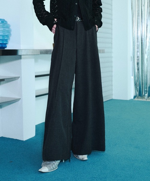 seyto（セイト）の「Slash line pin tuck wide pants / スラッシュラインタックワイドパンツ（スラックス・メンズ・チャコールグレー・1/2/3）」の2枚目の写真