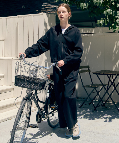 BASIC HOUSE(ベーシックハウス)の「女性特別綿クロップフードジップアップブラック(パーカー・レディース・ブラック・FREE)」の7枚目の写真