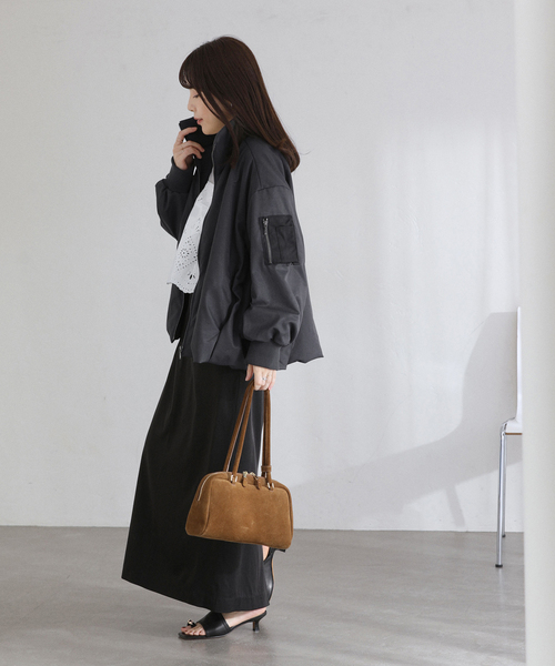 La TOTALITE（ラトータリテ）の「【洗える】中綿バルーンブルゾン（ブルゾン・レディース・ホワイト/チャコールグレー・FREE）」の4枚目の写真