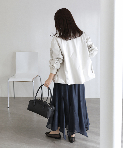 La TOTALITE（ラトータリテ）の「【洗える】中綿バルーンブルゾン（ブルゾン・レディース・ホワイト/チャコールグレー・FREE）」の11枚目の写真