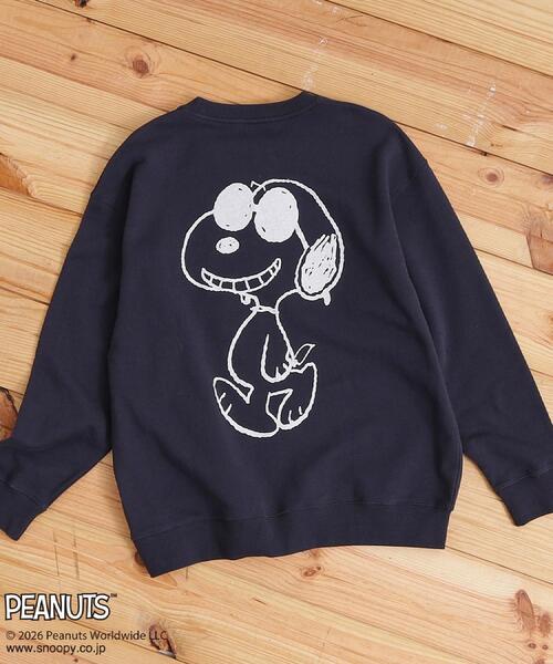 THE SHOP TK （ザ ショップ ティーケー ）の「PEANUTS ／ ピーナッツ スヌーピー ミニ裏毛スウェット（スウェット・メンズ・ネイビー/ベビーピンク/アイボリー・03/02/04）」の2枚目の写真
