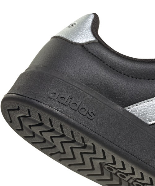 adidas(アディダス)の「アディダス adidas ストリートトーク(スニーカー・レディース・ブラック×シルバー・23.0cm/23.5cm/24.0cm/24.5cm/25.0cm)」の6枚目の写真