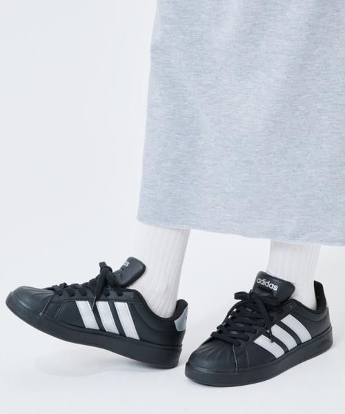 adidas(アディダス)の「アディダス adidas ストリートトーク(スニーカー・レディース・ブラック×シルバー・23.0cm/23.5cm/24.0cm/24.5cm/25.0cm)」の9枚目の写真