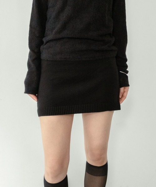 on:nue（オンニュ）の「【on:nue】[着用動画あり！] ニットミニ丈タイトスカート /2026 SS COLLECTION（スカート・レディース・バーガンディー/ブラック/アイボリー/グレー・FREE）」の2枚目の写真
