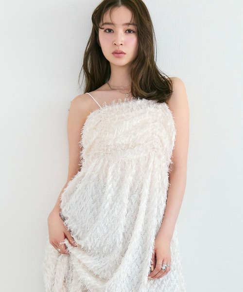Tiny EDEN(タイニーエデン)の「シャギーフリンジキャミロングワンピース(ワンピース・レディース・ホワイト/ブラック・FREE)」の15枚目の写真