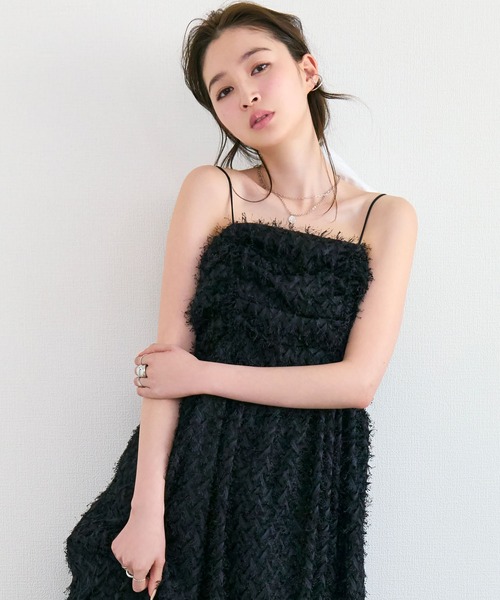 Tiny EDEN(タイニーエデン)の「シャギーフリンジキャミロングワンピース(ワンピース・レディース・ホワイト/ブラック・FREE)」の19枚目の写真