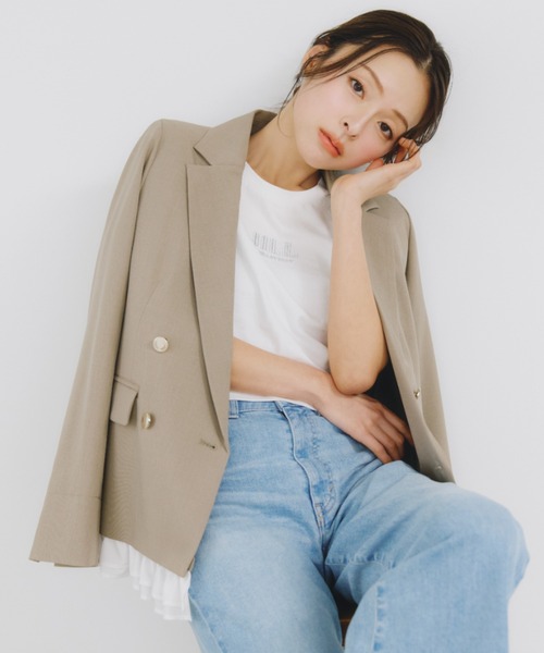 JILL by JILL STUART(ジルバイジルスチュアート)の「セットアップ対応ドライタッチフリルヘムジャケット(テーラードジャケット・レディース・モカ/ベージュ/グレー・FREE)」の2枚目の写真