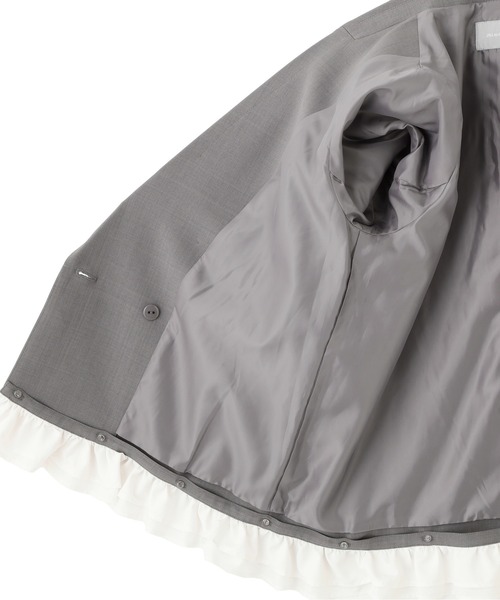 JILL by JILL STUART(ジルバイジルスチュアート)の「セットアップ対応ドライタッチフリルヘムジャケット(テーラードジャケット・レディース・モカ/ベージュ/グレー・FREE)」の6枚目の写真