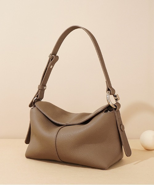 NiiNa(ニーナ)の「【 NiiNa / ニーナ 】高品質レザースクエアシルエットショルダーバッグ(長さ調整可能)(ショルダーバッグ・レディース・ホワイト/ブラウン/ダークブラウン/ブラック・FREE)」の22枚目の写真