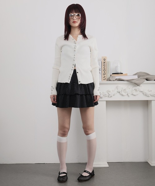 Ulysses(ユリシス)の「メニーボタンデザインリブニットカーディガン(カーディガン/ボレロ・レディース・ホワイト/ブラック・F)」の20枚目の写真