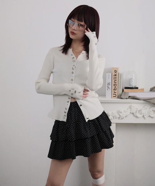 Ulysses(ユリシス)の「メニーボタンデザインリブニットカーディガン(カーディガン/ボレロ・レディース・ホワイト/ブラック・F)」の13枚目の写真