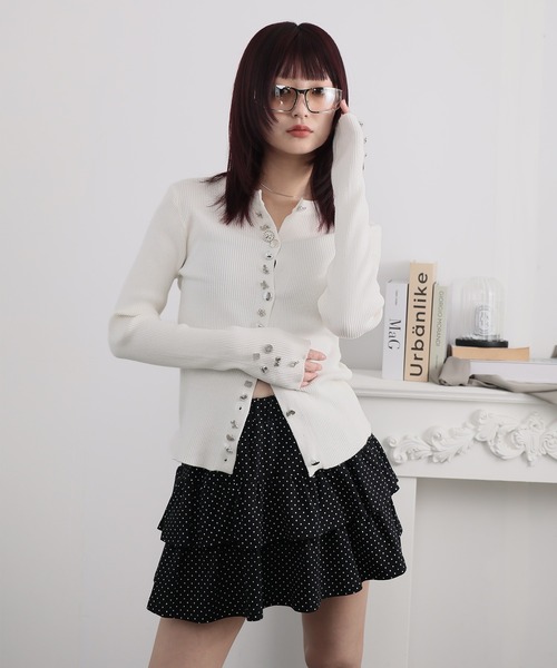 Ulysses(ユリシス)の「メニーボタンデザインリブニットカーディガン(カーディガン/ボレロ・レディース・ホワイト/ブラック・F)」の14枚目の写真