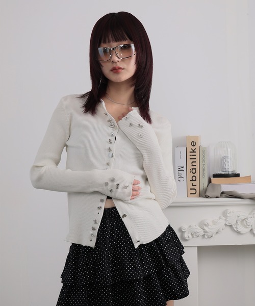 Ulysses(ユリシス)の「メニーボタンデザインリブニットカーディガン(カーディガン/ボレロ・レディース・ホワイト/ブラック・F)」の17枚目の写真