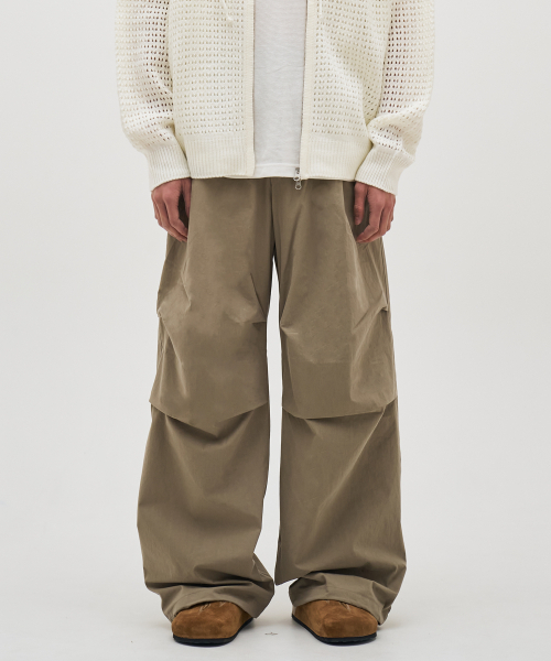 BASEMOMENT(ベースモーメント)の「CN ワイドパラシュートパンツ ライトカーキ(その他パンツ・メンズ・その他・MEDIUM/LARGE/X-LARGE)」の1枚目の写真